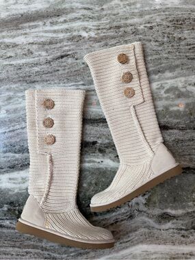 UGG Classic Cardy Over-the-Knee Knit Boots in Cream with Button Accents
Size 8